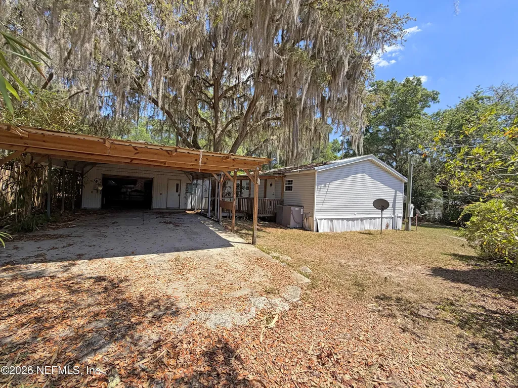 120 Peach Avenue Hawthorne FL 32640