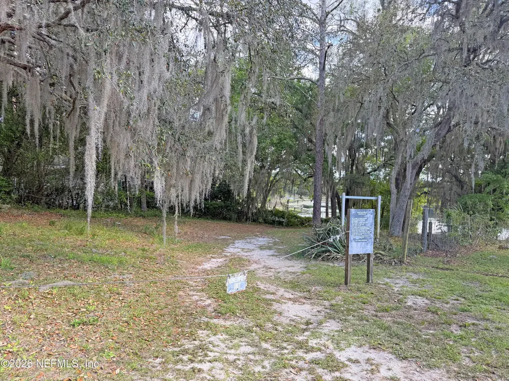 120 Peach Avenue Hawthorne FL 32640