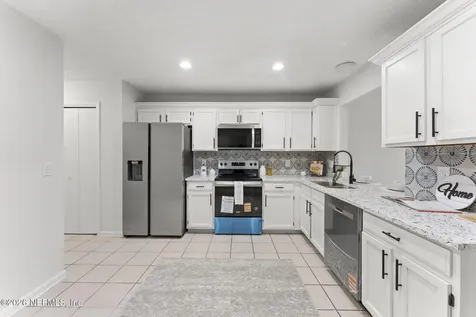 4047 Laurelwood Drive Jacksonville FL 32257