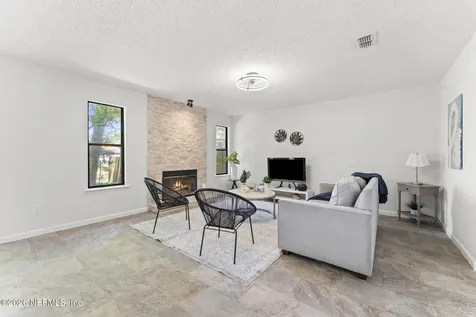 4047 Laurelwood Drive Jacksonville FL 32257