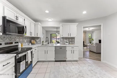 4047 Laurelwood Drive Jacksonville FL 32257