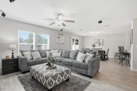 29 Auburn Oaks Road W Jacksonville FL 32218