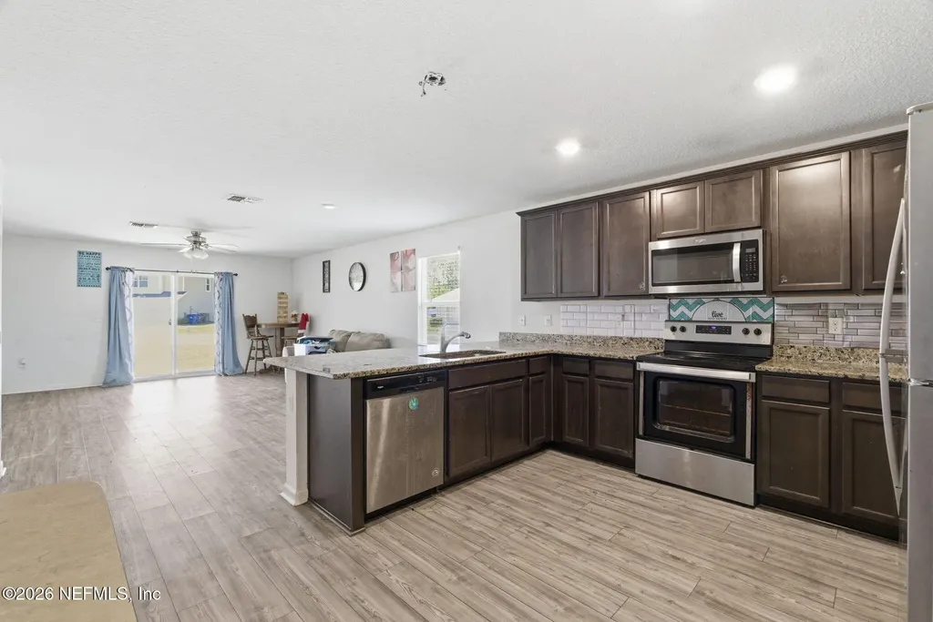 5979 Crosby Lake Way E Macclenny FL 32063