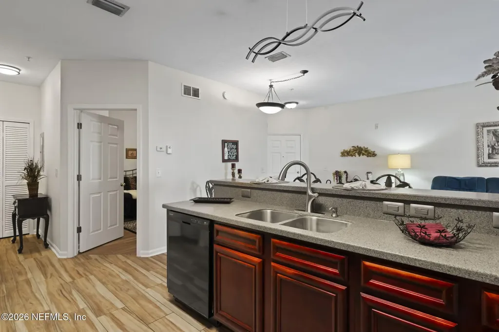 8218 Green Parrot Road Jacksonville FL 32256