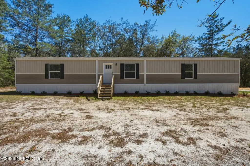 326 Gloria Avenue Interlachen FL 32148
