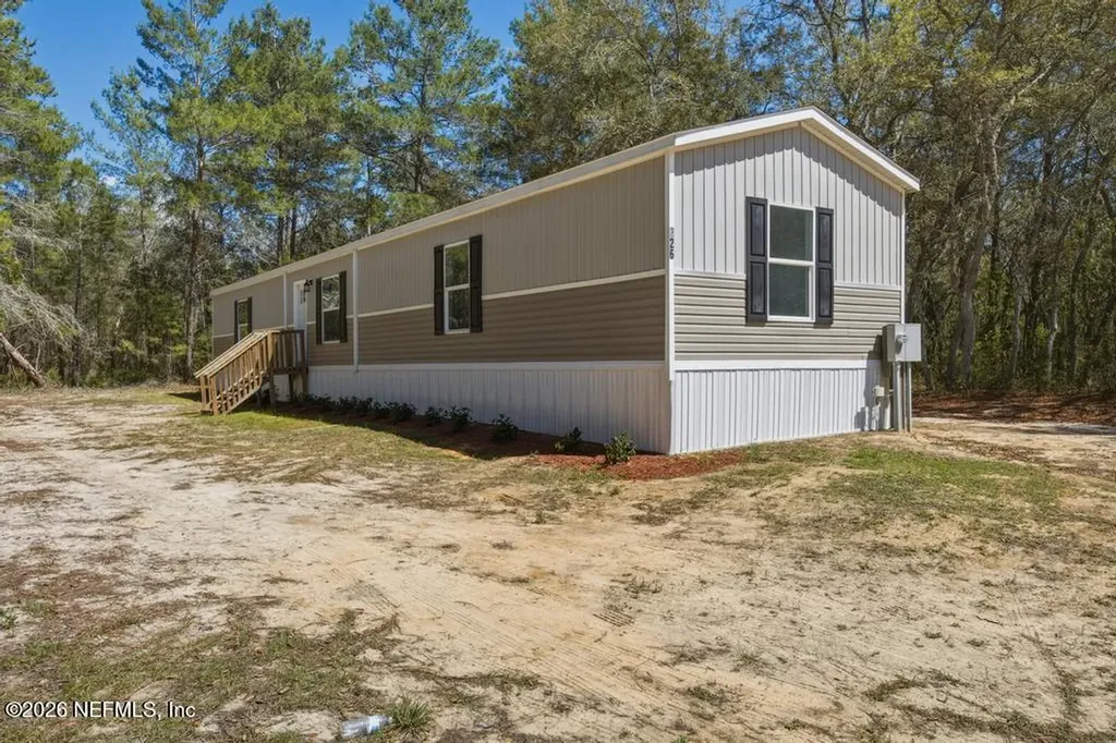 326 Gloria Avenue Interlachen FL 32148