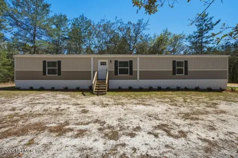 326 Gloria Avenue Interlachen FL 32148