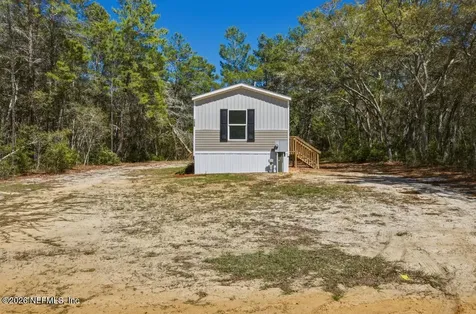 326 Gloria Avenue Interlachen FL 32148