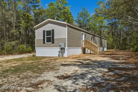 326 Gloria Avenue Interlachen FL 32148