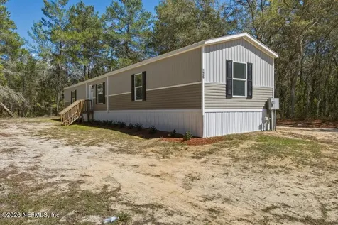 326 Gloria Avenue Interlachen FL 32148