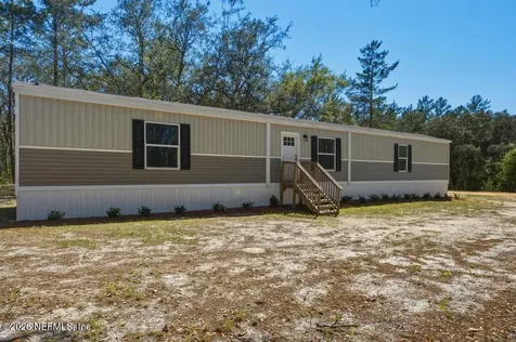 326 Gloria Avenue Interlachen FL 32148