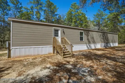326 Gloria Avenue Interlachen FL 32148