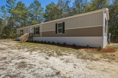 326 Gloria Avenue Interlachen FL 32148