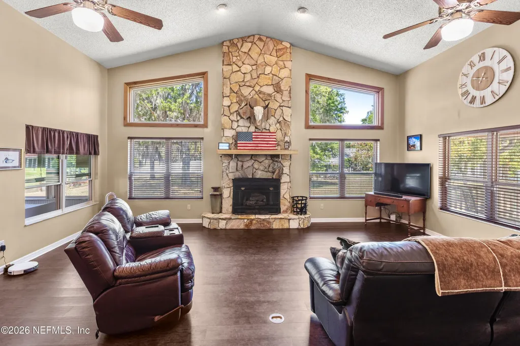 5930 Island Road Melrose FL 32666