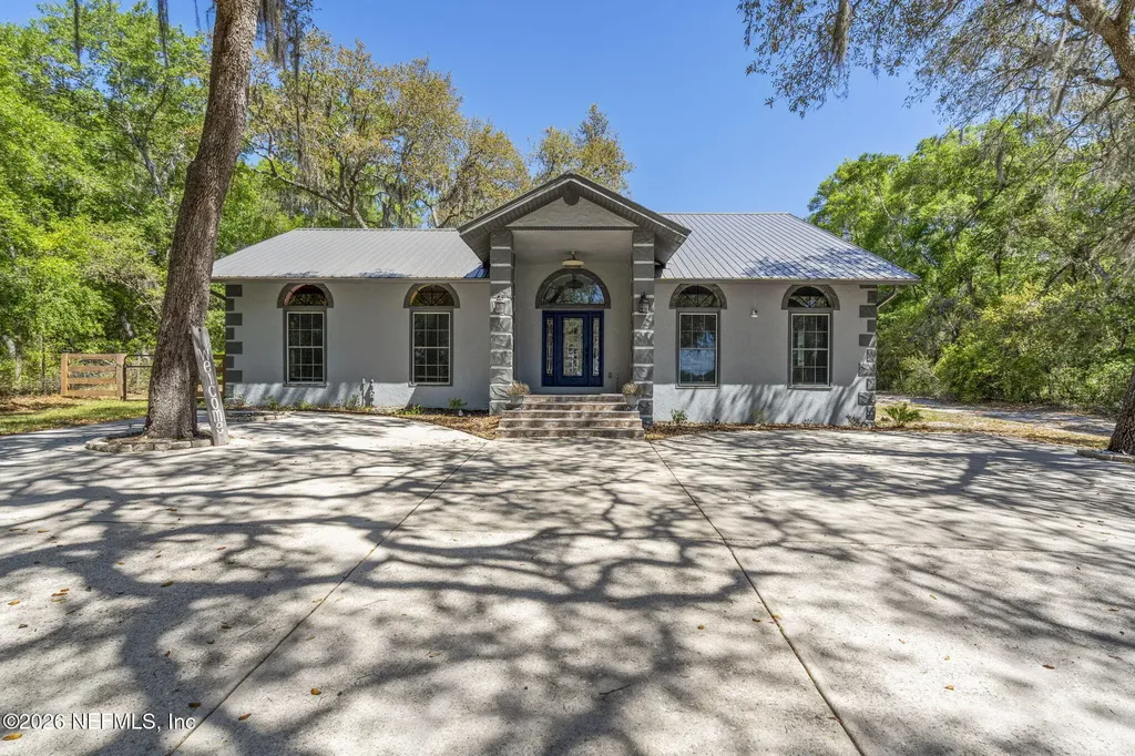 1886 State Road 20 Hawthorne FL 32640