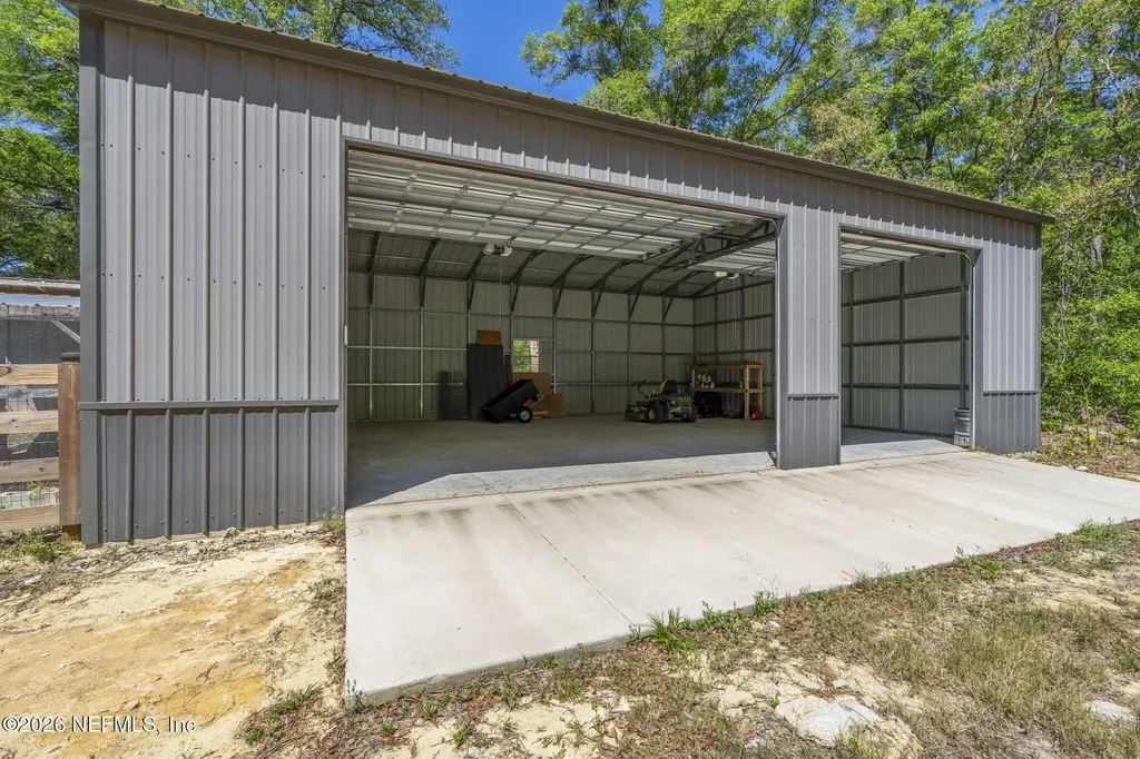 1886 State Road 20 Hawthorne FL 32640