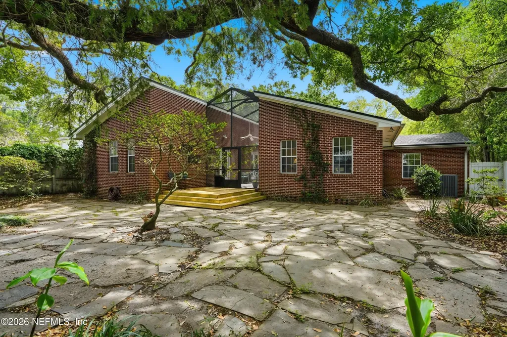 1905 Largo Road Jacksonville FL 32207
