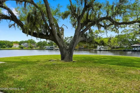 1905 Largo Road Jacksonville FL 32207