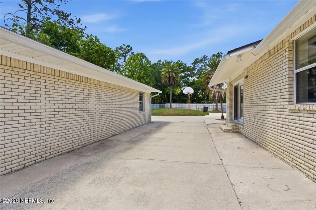 8180 Sarcee Trail Jacksonville FL 32244
