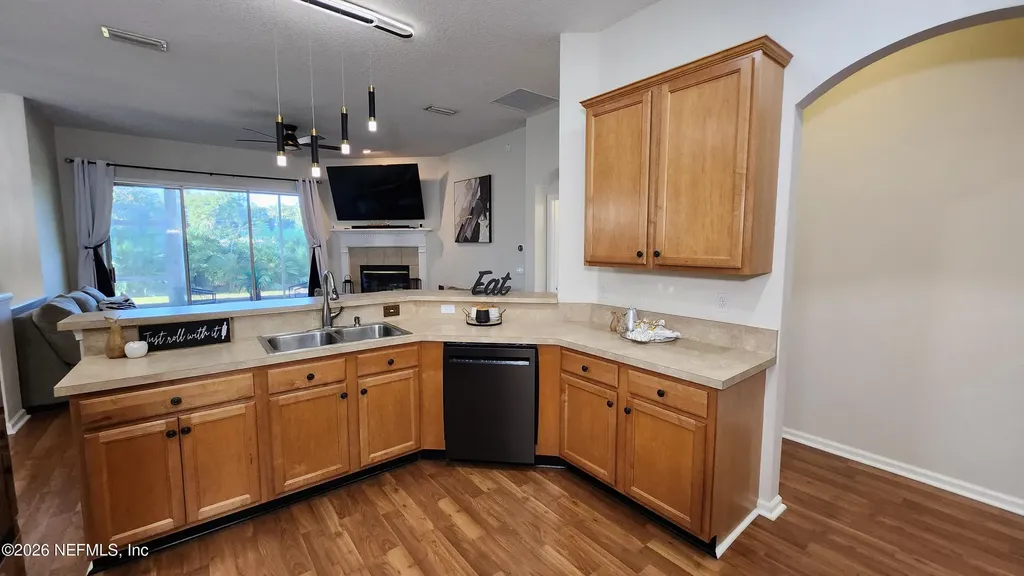 1941 Wages Way Jacksonville FL 32218