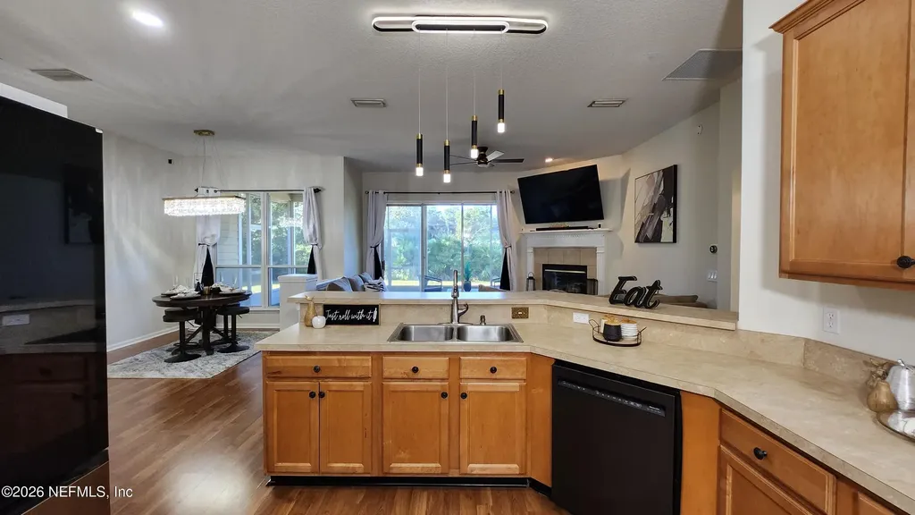 1941 Wages Way Jacksonville FL 32218