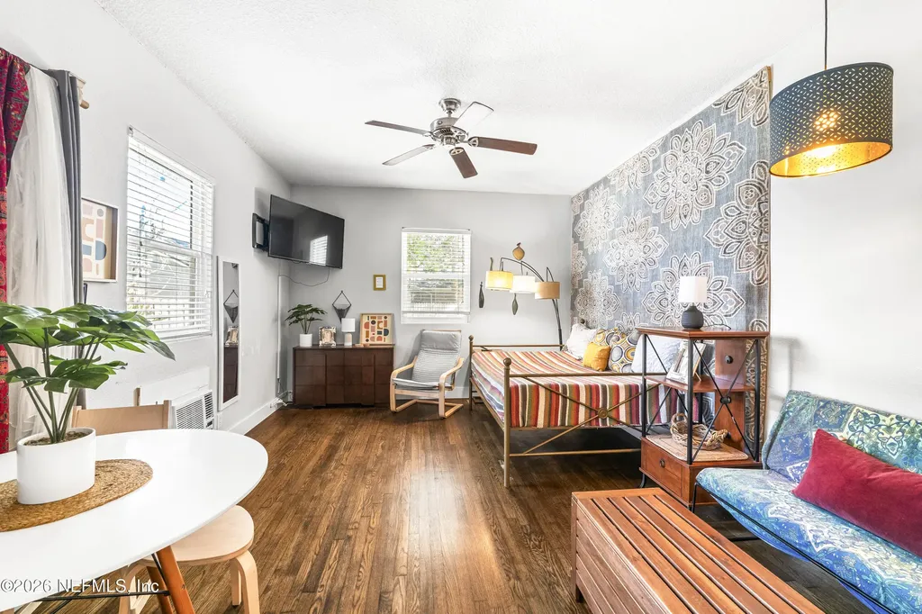 909 Cedar Street Jacksonville FL 32207