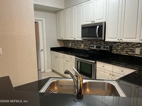 8539 Gate Parkway W Jacksonville FL 32216
