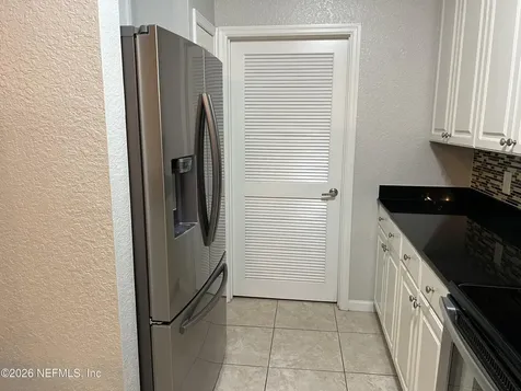 8539 Gate Parkway W Jacksonville FL 32216