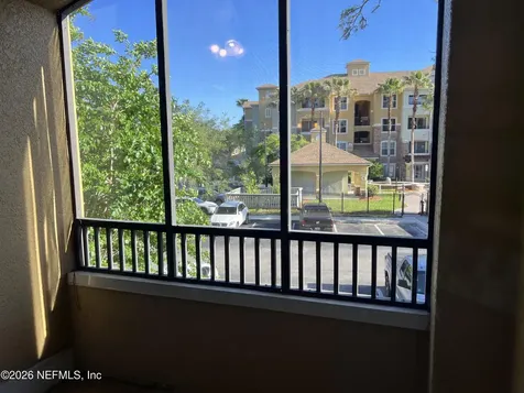 8539 Gate Parkway W Jacksonville FL 32216