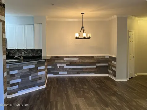 8539 Gate Parkway W Jacksonville FL 32216
