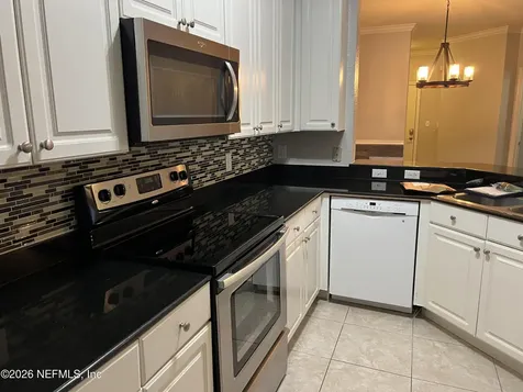 8539 Gate Parkway W Jacksonville FL 32216