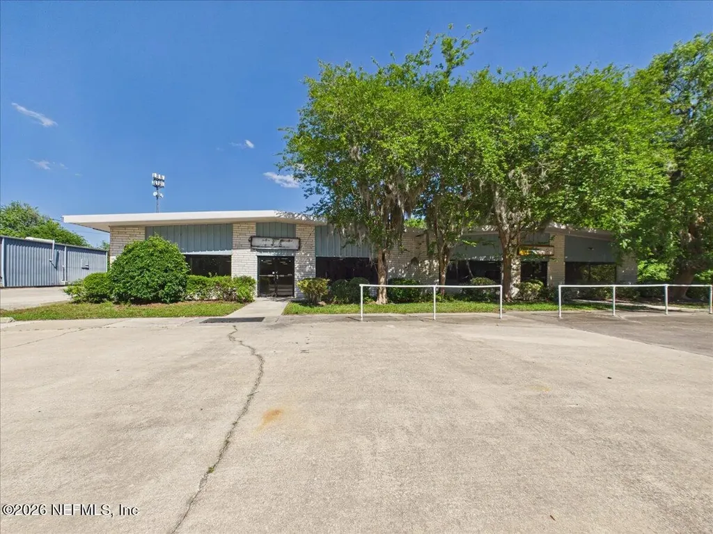 607 N Palm Avenue Palatka FL 32177