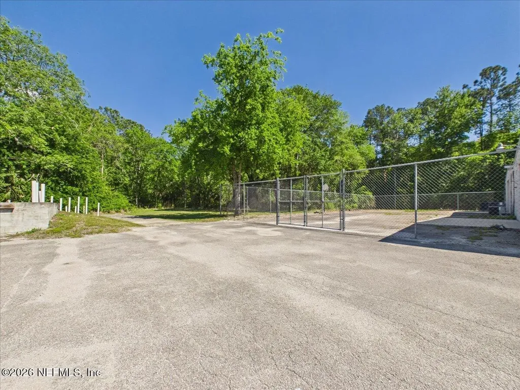 607 N Palm Avenue Palatka FL 32177