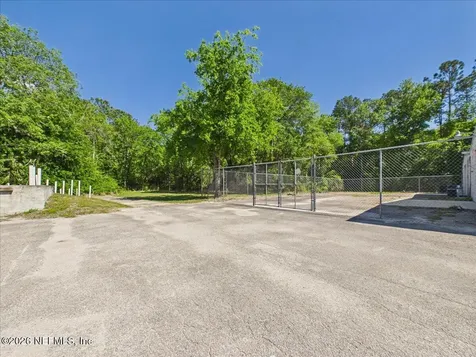 607 N Palm Avenue Palatka FL 32177