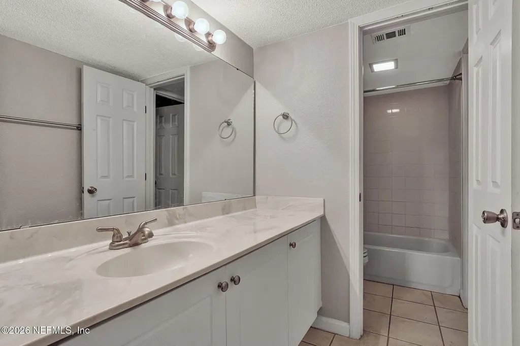 3918 La Mirada Drive Jacksonville FL 32217