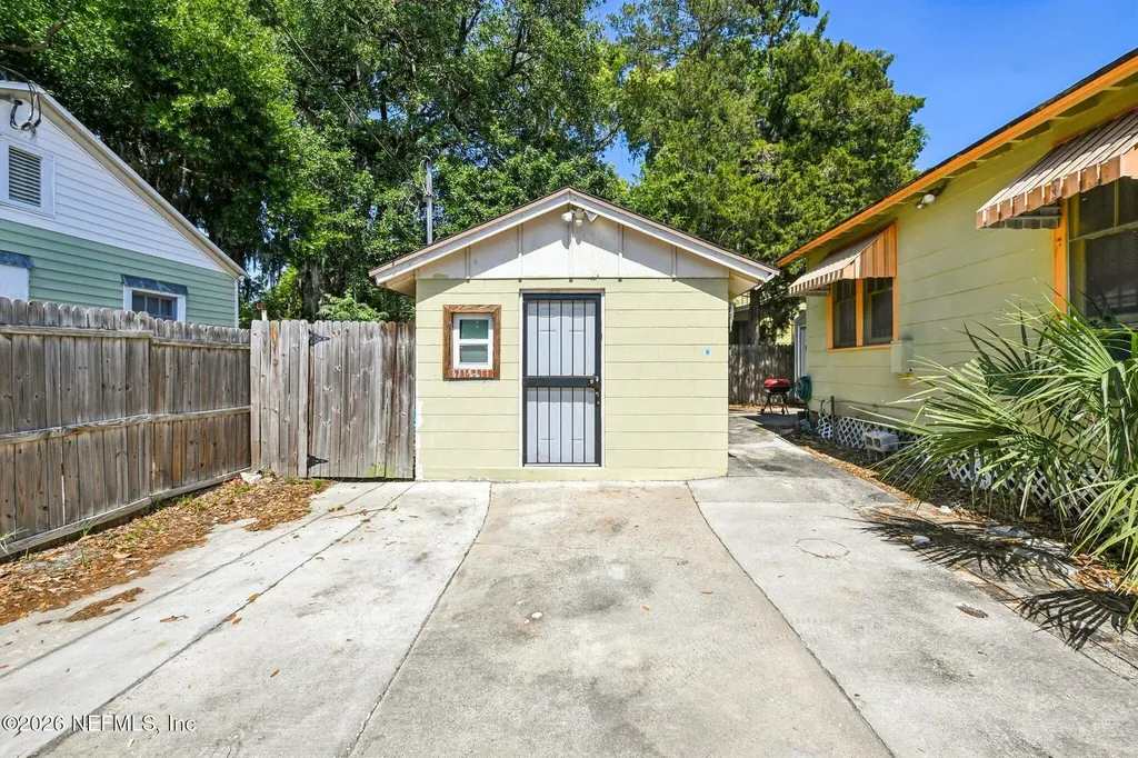 395 Duray Court Jacksonville FL 32208