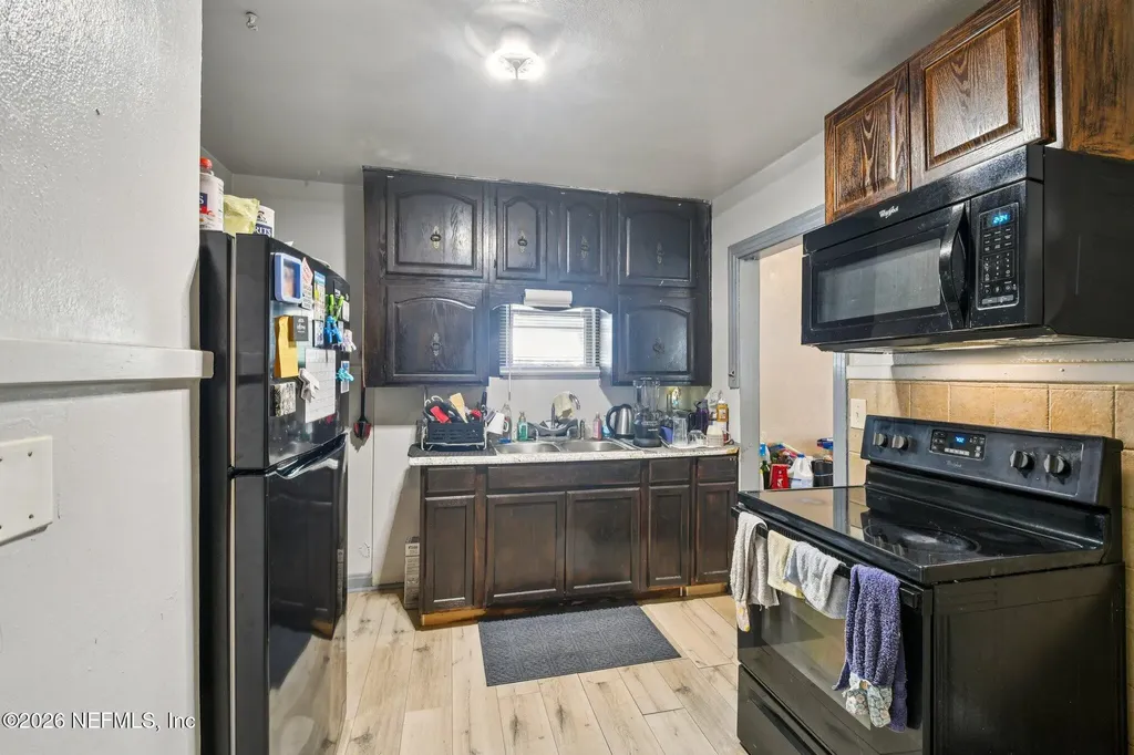 395 Duray Court Jacksonville FL 32208