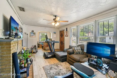 395 Duray Court Jacksonville FL 32208