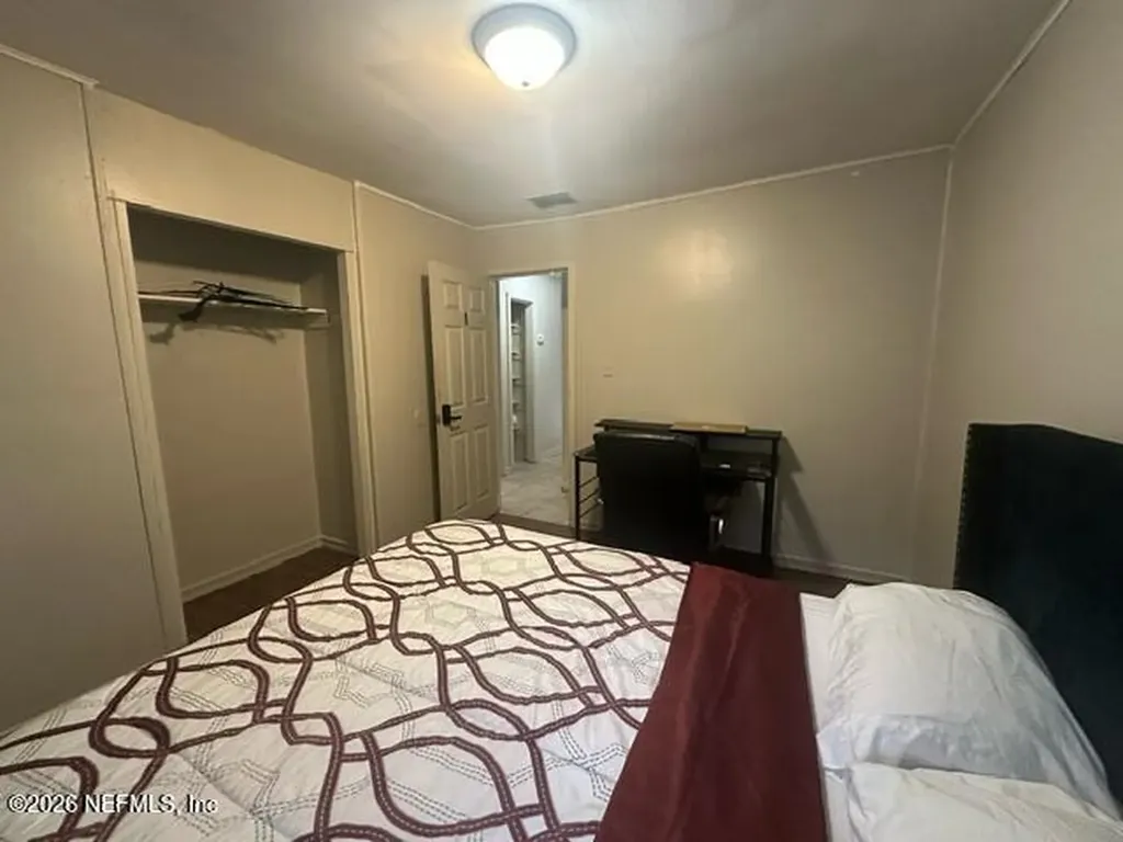 4633 Suffolk Avenue Jacksonville FL 32208