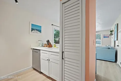 537 6th Avenue S Jacksonville Beach FL 32250