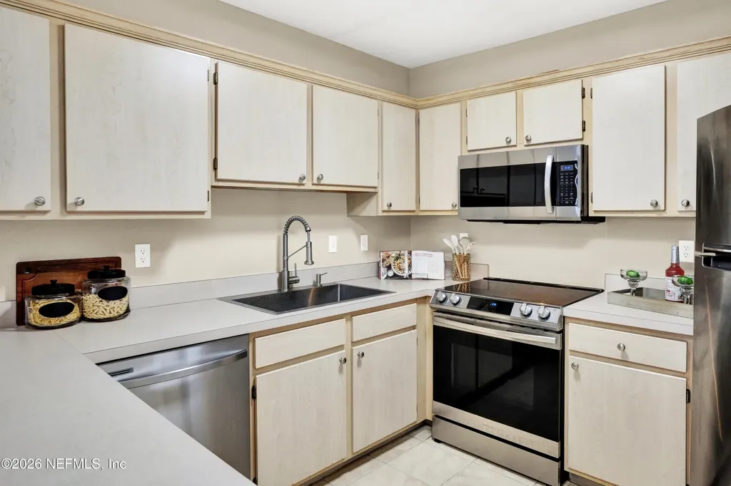 1655 The Greens Way Jacksonville Beach FL 32250