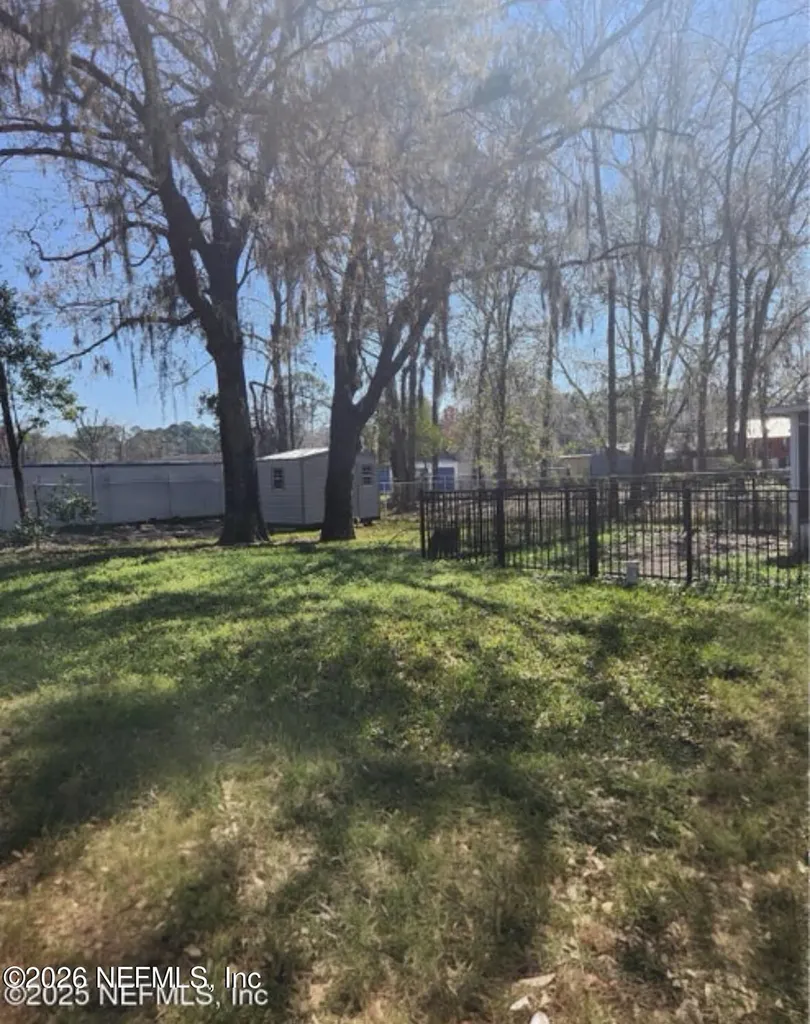 9861 S Clinton Avenue Glen St. Mary FL 32040