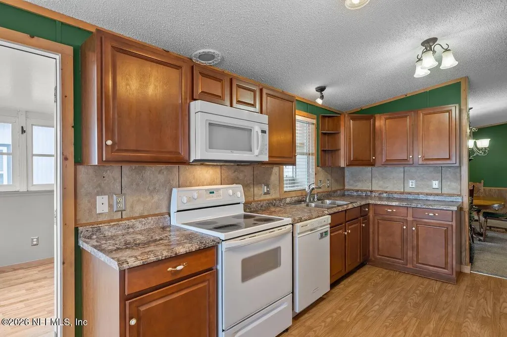 41 Scott Street Welaka FL 32193