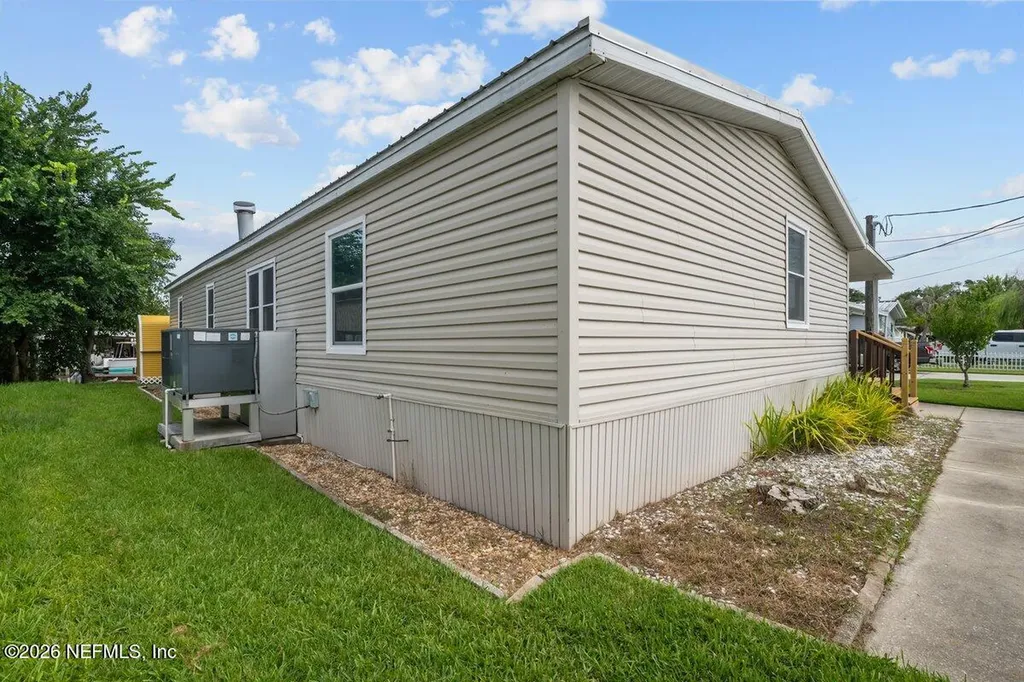 41 Scott Street Welaka FL 32193