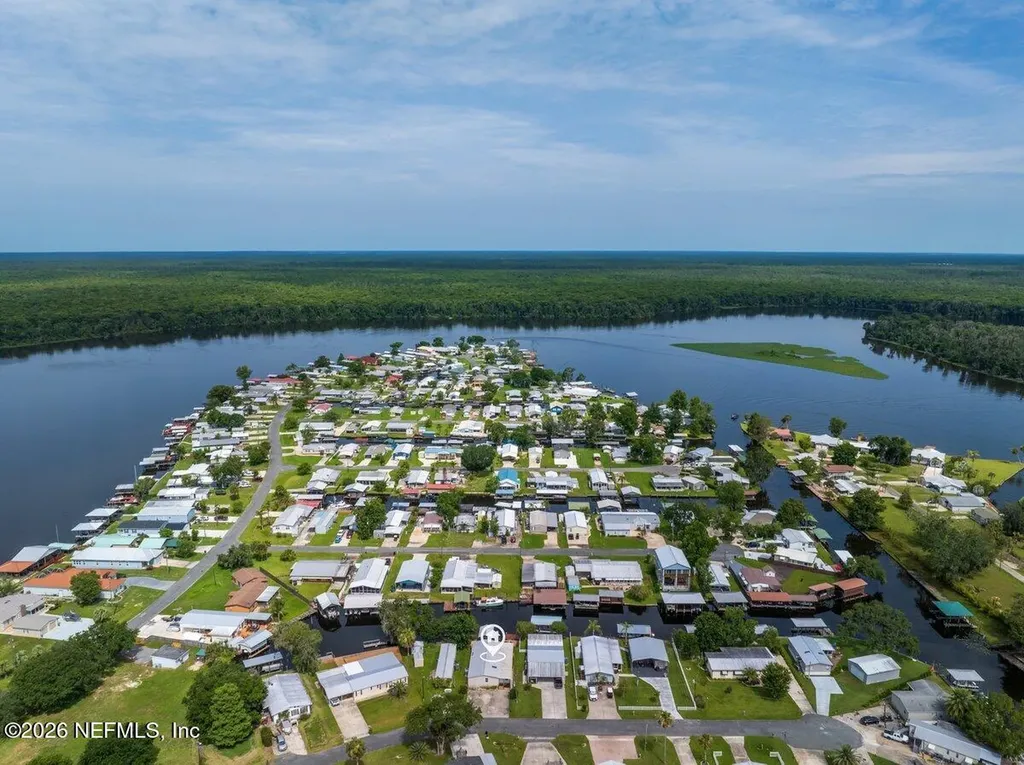 41 Scott Street Welaka FL 32193