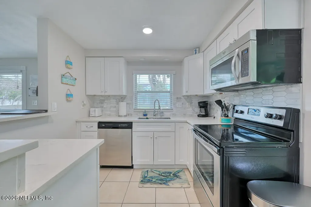 827 4th Avenue N Jacksonville Beach FL 32250