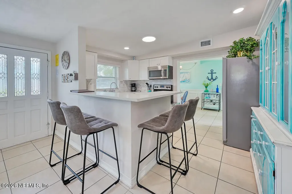 827 4th Avenue N Jacksonville Beach FL 32250