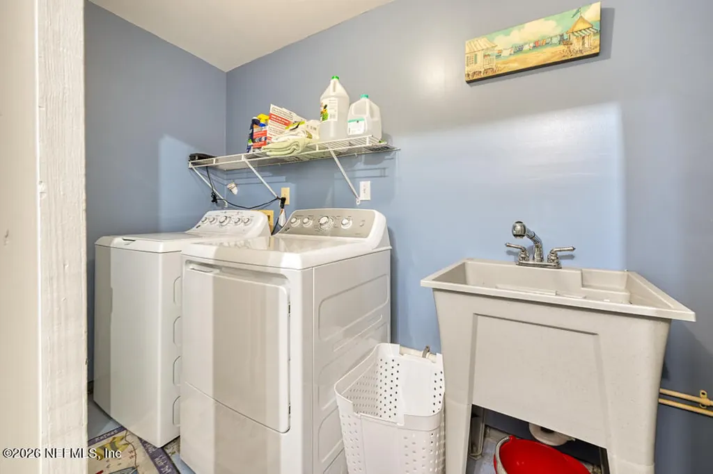 827 4th Avenue N Jacksonville Beach FL 32250