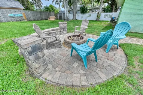 827 4th Avenue N Jacksonville Beach FL 32250