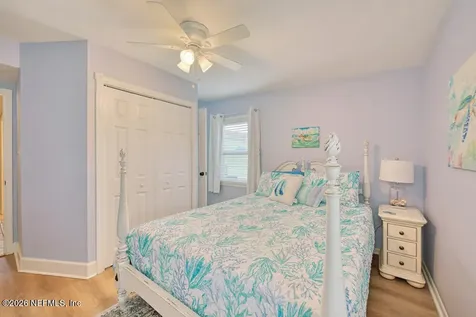 827 4th Avenue N Jacksonville Beach FL 32250